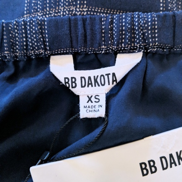 ❄️Removing 1/1❄️NWT BB Dakota Plaid Dress - Picture 2 of 5